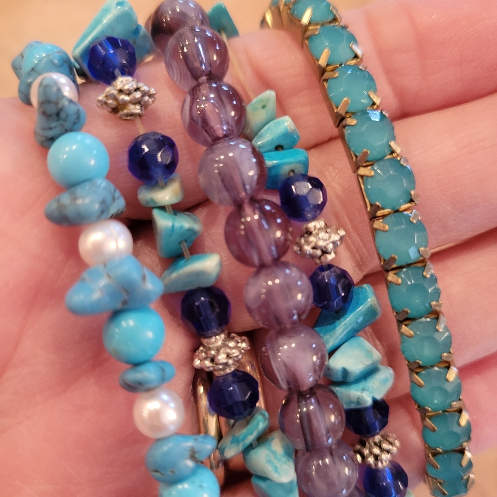 Bundle of Bracelets! Beads & Baubles! Blue ~ Green ~ Iridescent ~ Wow! - Picture 8 of 12